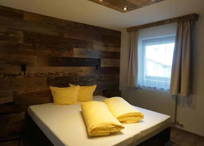 Apart&chalet Chiara شقة *