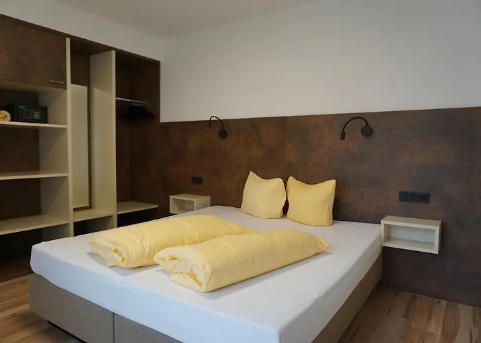 Apart&chalet Chiara شقة *